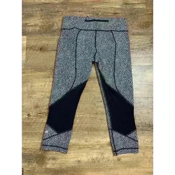 Lululemon HR Invigorate Cropped Daisy Dust Alpine White Black Women's 8 - Picture 8 of 11